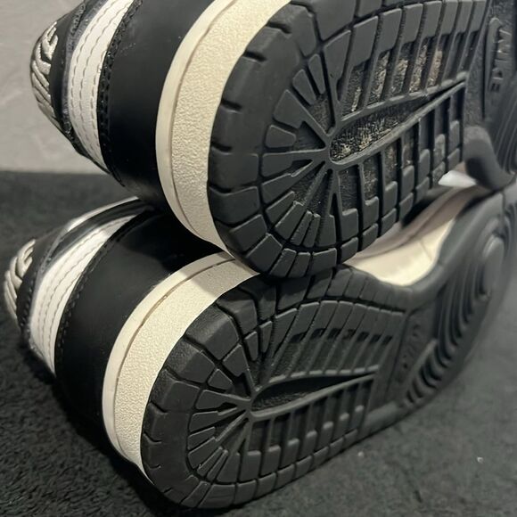 🔥🔥 Nike Dunk Low (Panda) Kids Black and White Sneakers - Big Kids Size 6.5 - E - Picture 10 of 12